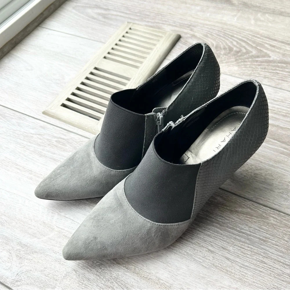 Tahari Bea Snake Embossed Gray Leather Bootie Stiletto Pointed Toe